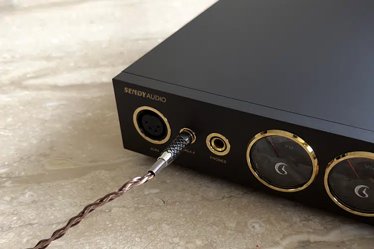 Sendy Audio KYLIN amplifier with 4.4mm cable connected