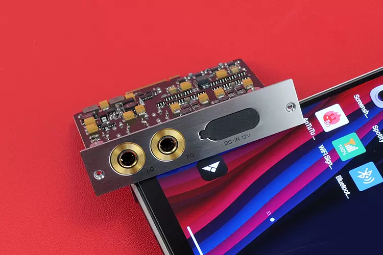 iBasso AMP18 panel ports