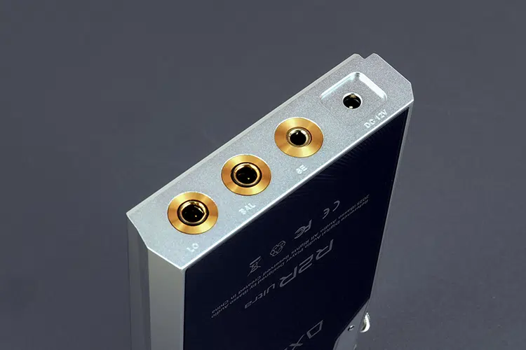 iBasso DX270 base panel jack ports