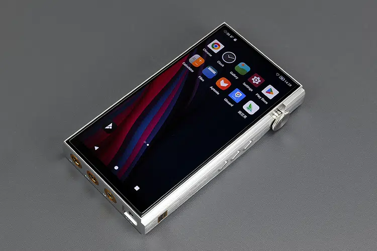iBasso DX270 front with LCD display on