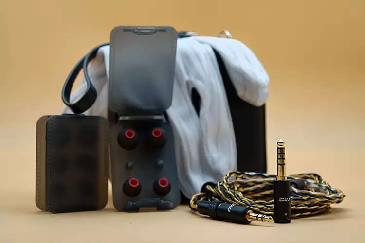 CVJ MYTHERA accessories