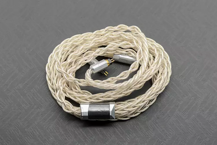 Effect Audio Leonidas Z cable rolled up