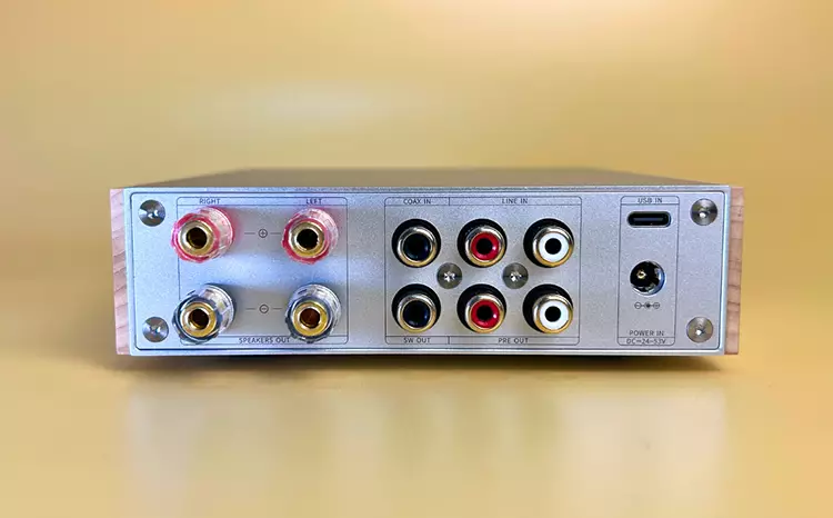 FiiO Jade Audio Level 1 rear panel