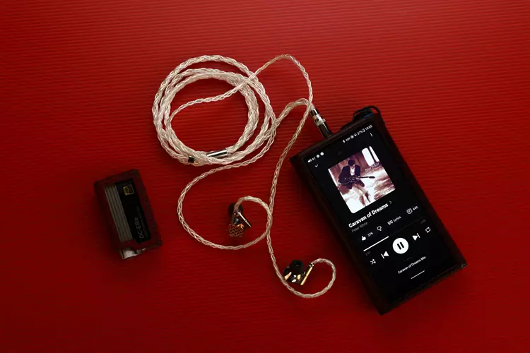 FiiO SNOWSKY OAK NANO connected to FiiO M15S DAP