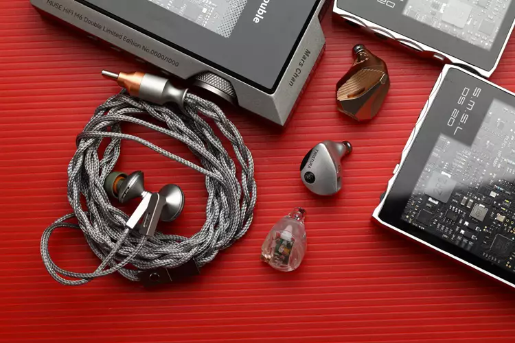 MAKINAaudio T-100B beside other IEMs and sources