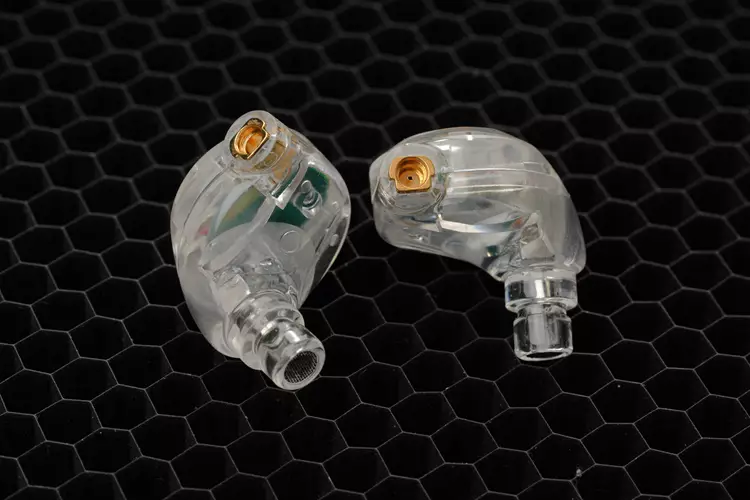 MAKINAaudio T-100B shell MMCX connectors