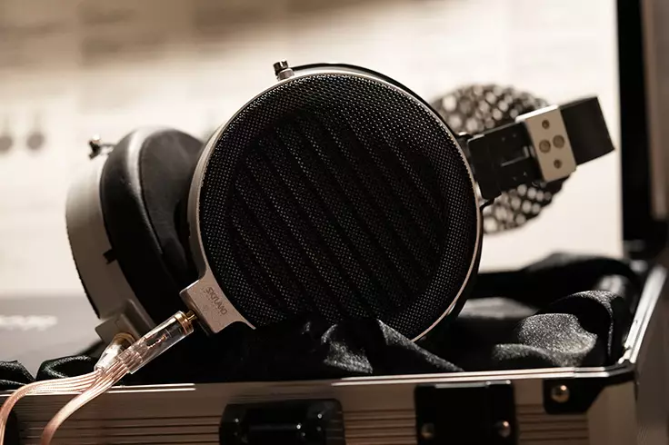 MOONDROP Skyland headphones on top of case