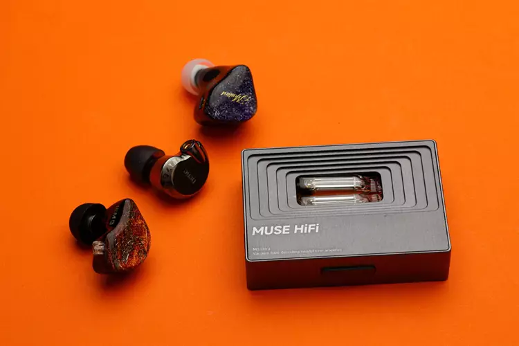 MUSE HiFi M3 Ultra beside 3 IEMs