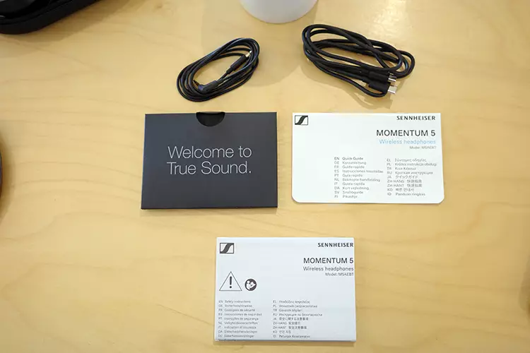 Sennheiser MOMENTUM 5 Wireless cables