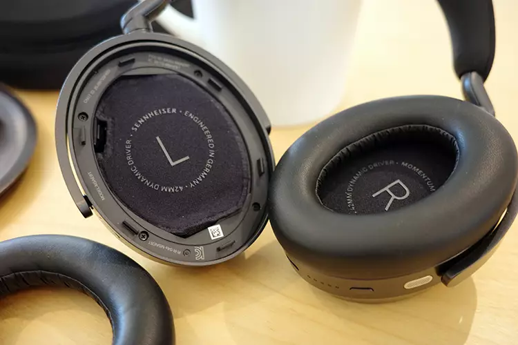Sennheiser MOMENTUM 5 Wireless ear pads