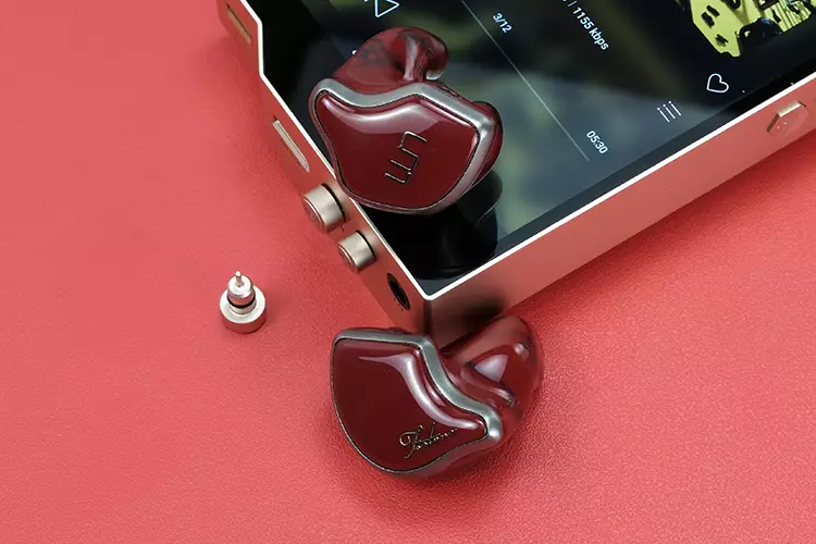 Unique Melody MEST Fortune shells on HiBy RS8 II DAP
