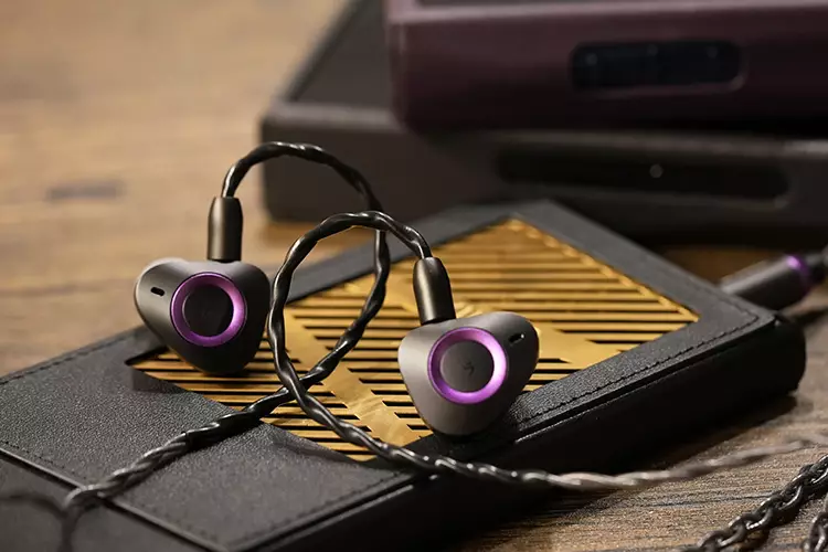 Vision Ears GO live! IEM on top of the backplate of a DAP