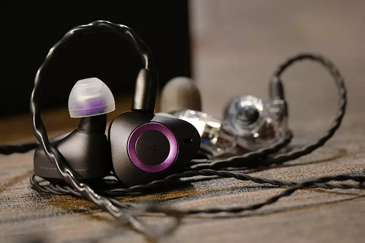 Vision Ears GO live! beside the Westone Audio AM Pro X30
