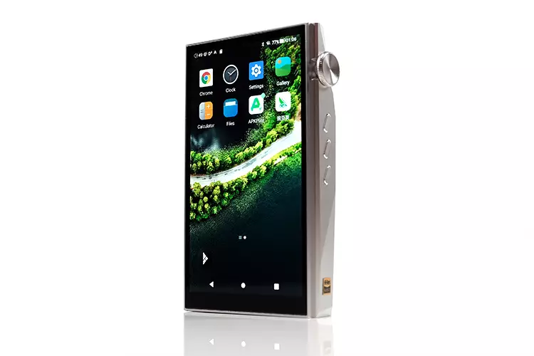 iBasso DX260 standing upright
