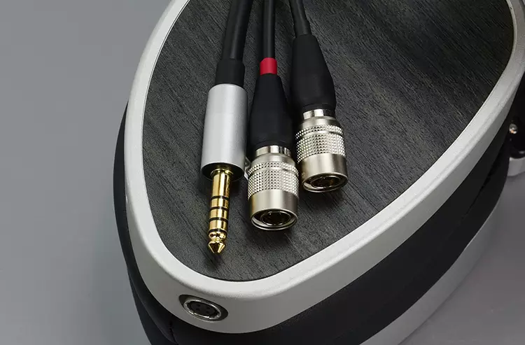 Dan Clark Audio AEON CORE stock cable on ear cup