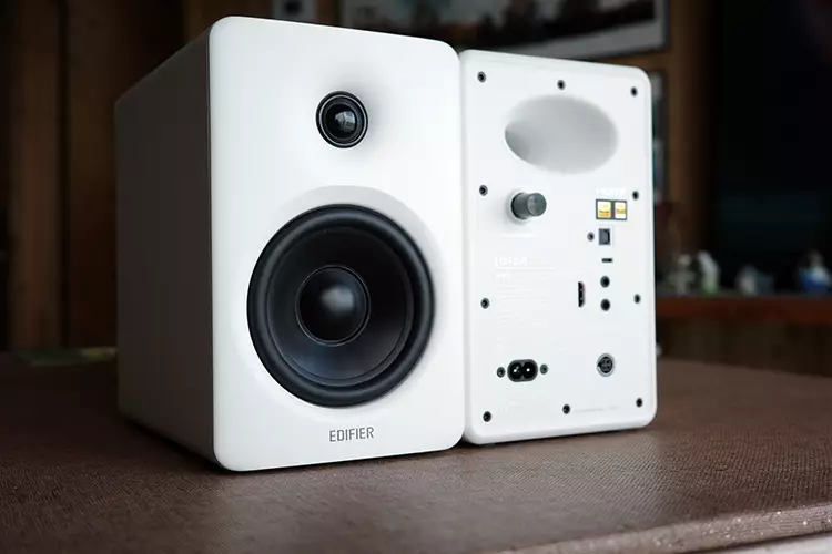Edifier M90 Review featured image