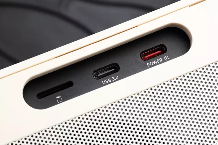 FiiO RETRO BOX ports