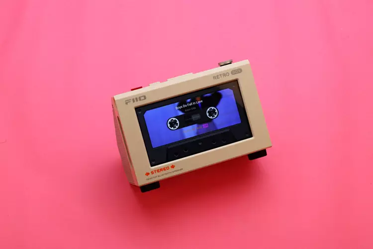 FiiO RETRO BOX with DAP inside on display