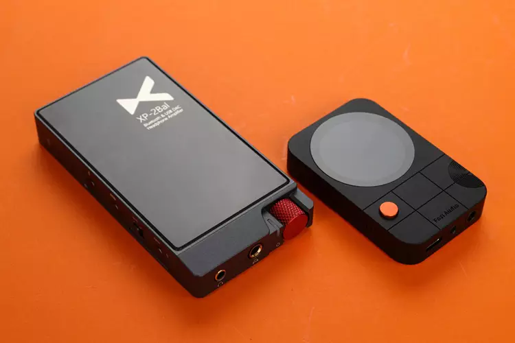 Fosi Audio MD3 beside xDuoo XP-2 Bal