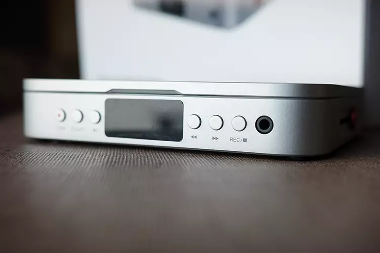 Fosi Audio Merak front panel