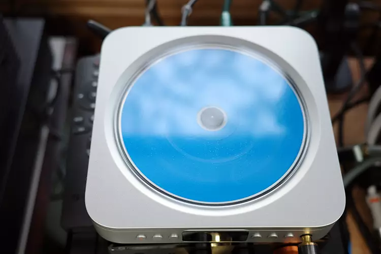 Fosi Audio Merak top lid with CD inside