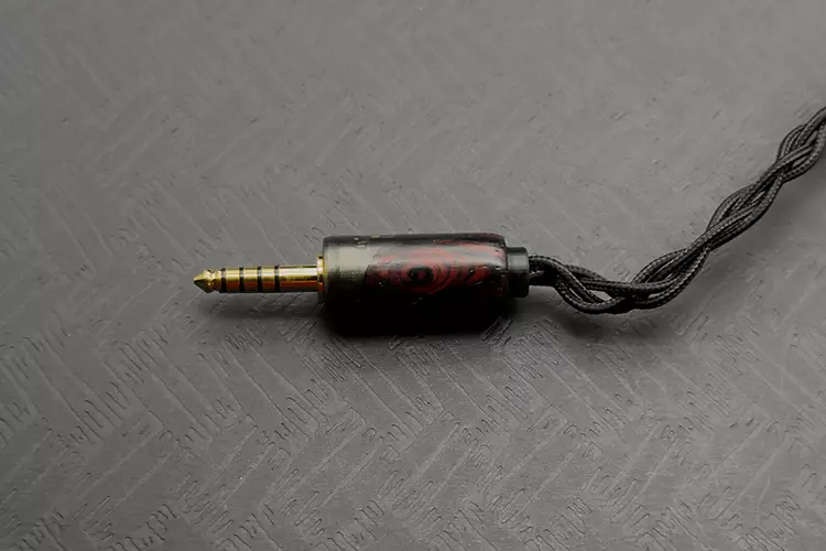 Noble Audio Lu Ban cable jack