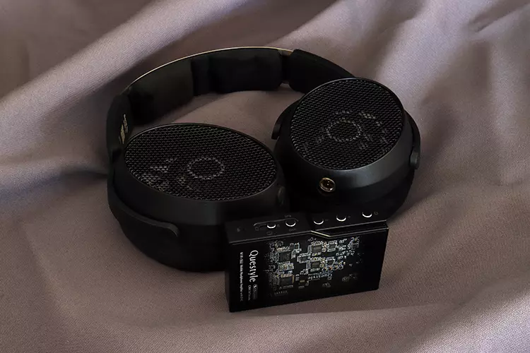 Questyle M18i Max beside Sennheiser HD 490 PRO Plus headphones