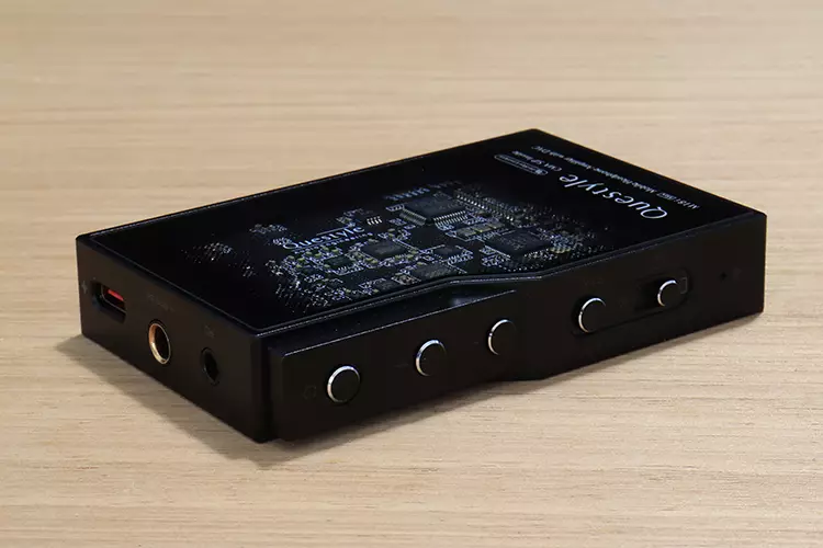 Questyle M18i Max control panel