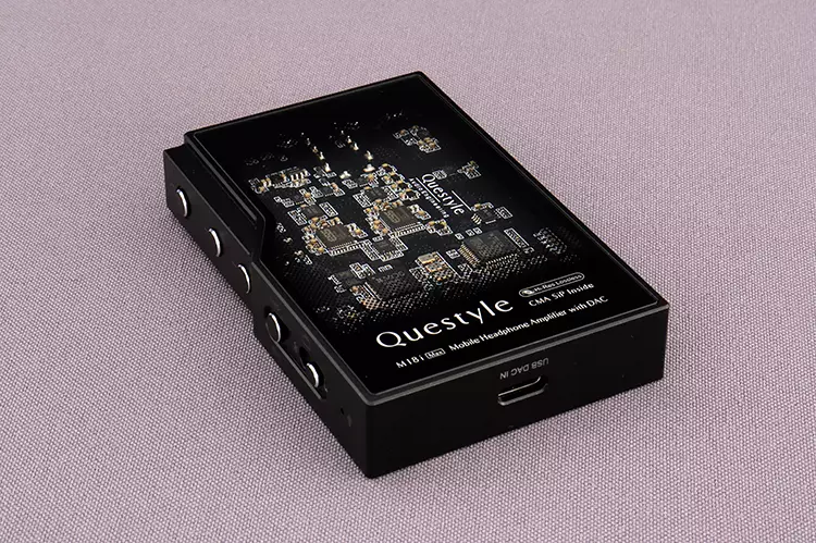 Questyle M18i Max glass panel