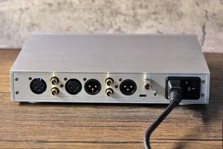 SMSL X MOONDROP DHA15 back panel