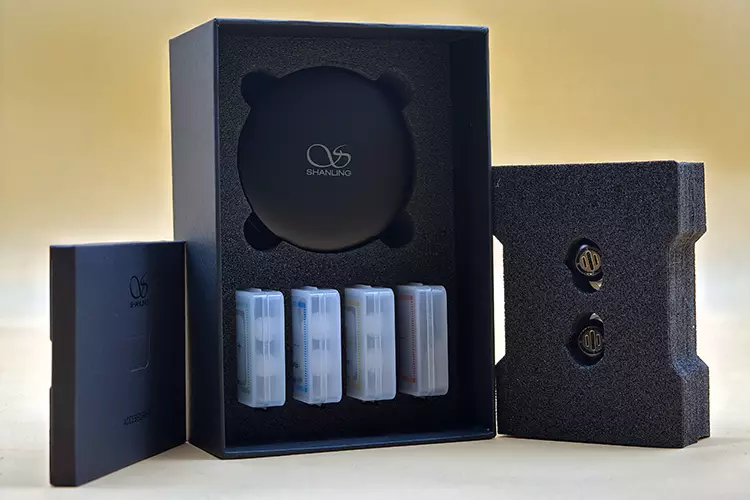 Shanling MG200 unboxing