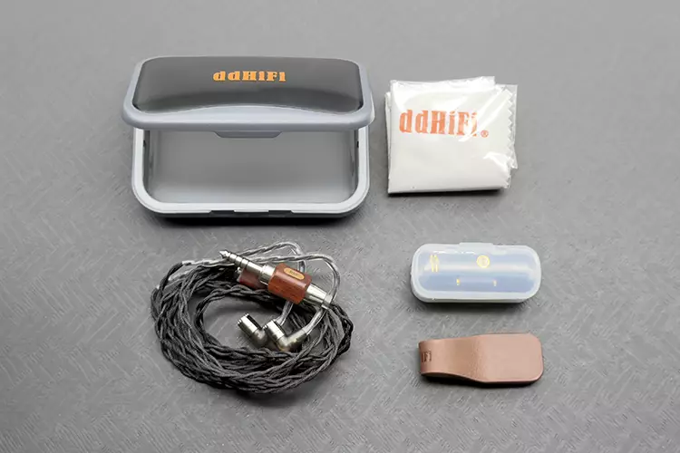 ddHiFi Eryx accessories